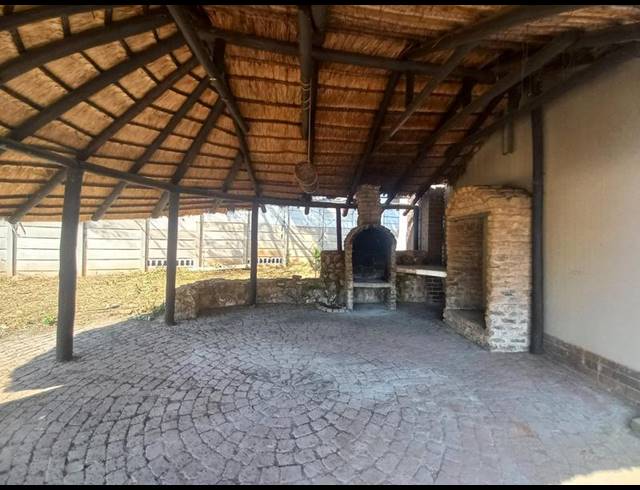 5 BEDROOM HOUSE FOR SALE IN LYTTELTON MANOR